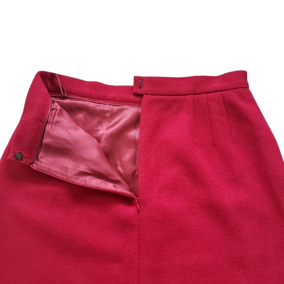 PRADA deep red virgin wool blend pencil skirt with two side slits - Picture 5 of 13